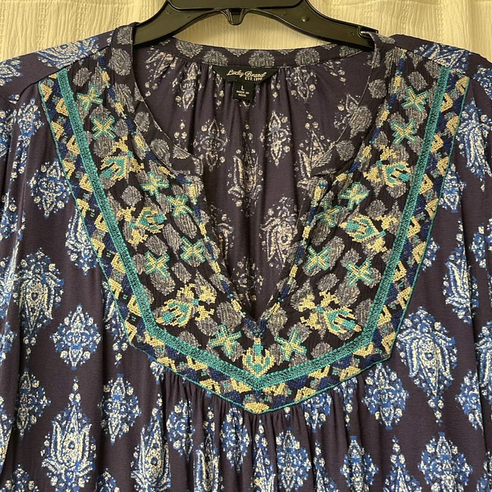 Lightweight top - Picture 2 of 3